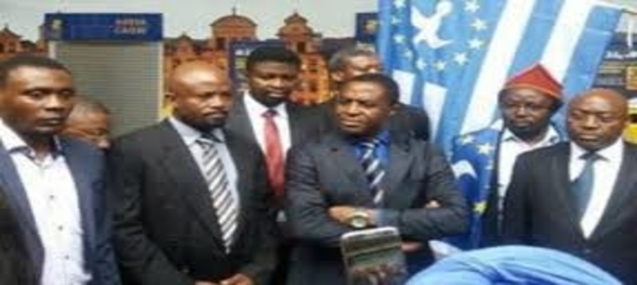 Ayuk Tabé et compagnie