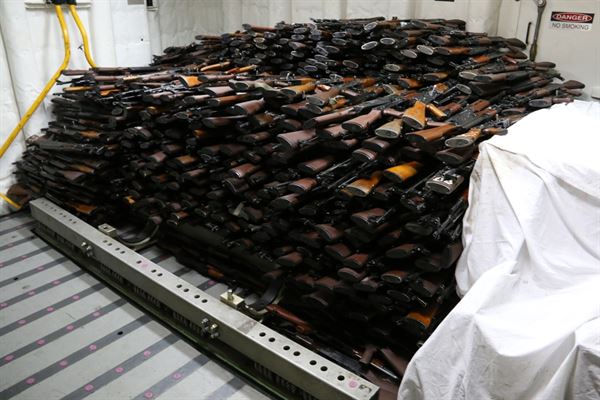 Pourquoi Bolloré bloquerait-il les armes destinées aux tchadiens 1