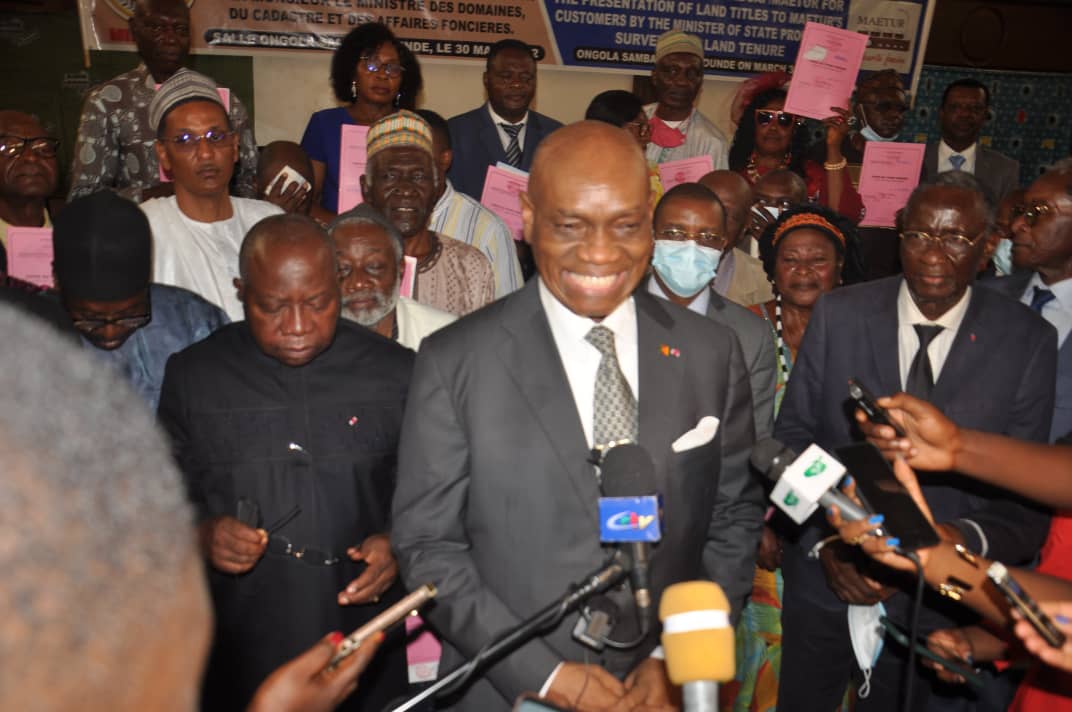 Cameroun- Remise des titres fonciers aux clients MAETUR : EYEBE AYISSI à Douala, ce jour 1