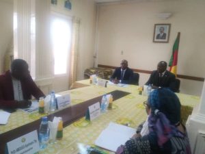 Au cours des échange dans la salle de conférence de  la Commission des Droits de l'Homme du Cameroun 