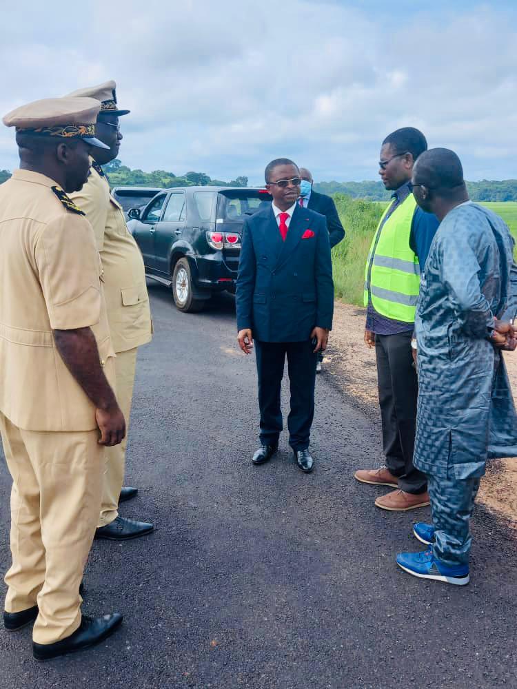 Cameroun- Entretien routier à l'Est : Armand Ndjodom visite les sites de certains projets 1