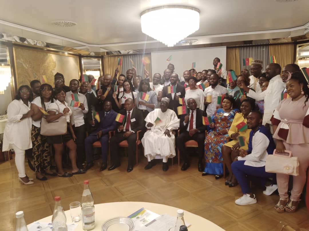 Cameroun- Grande rencontre gouvernement /Diaspora en Allemagne : Une nouvelle page de l'histoire en cours de téléchargement 3