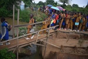 Cameroun- Inondations à OBALA : Le chef de l’État au chevet des sinistrés 12