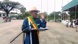 Cameroun- la Mairie de Kribi offre 500 casques aux moto-taxis 7