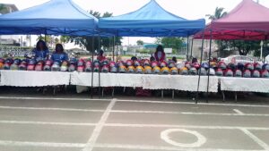 Cameroun- la Mairie de Kribi offre 500 casques aux moto-taxis 6