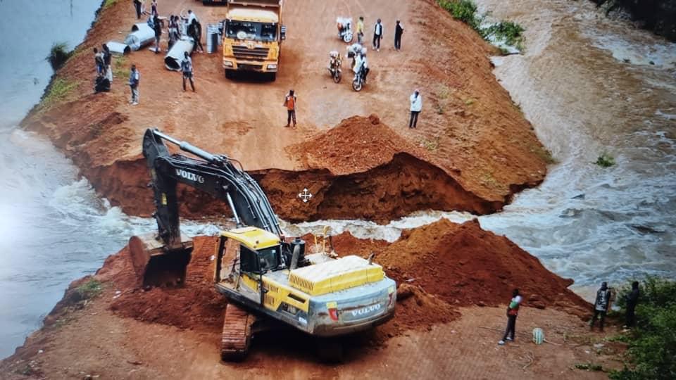 Cameroun- Rupture du trafic sur la section Mankim-Meteing: Des travaux d’urgence en cours pour rétablir la circulation 1