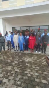 Photo de famille au terme de cette 11ème  session du comité de suivi relatif à l'exploitation de l'autoroute Kribi- Lolabe 