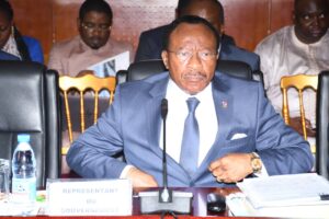 Emmanuel Nganou Djoumessi, MINTP, face à la commission des finances à l'Assemblée Nationale, défend son budget pour l'année 2023