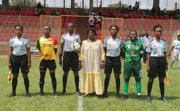 Guinness Super league: Amazones FAP voit rouge 3