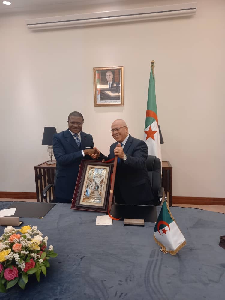 Transports et météorologie: Le Cameroun et l'Algérie signent un accord-cadre 1