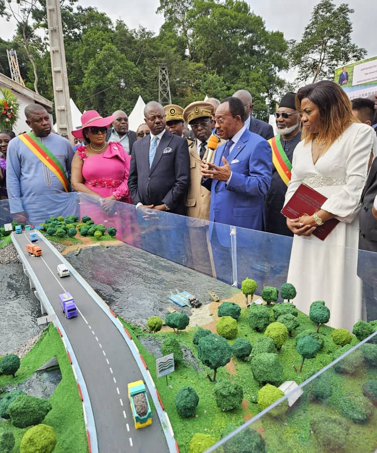 Cameroun– Construction du Pont sur le fleuve Malombo: Emmanuel NGANOU DJOUMESSI donne le coup d'envoi  1