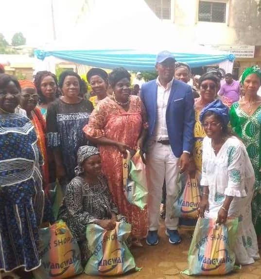 Cameroun- action sociale :Augustin Bala dote 600 veuves en denrées alimentaires 1