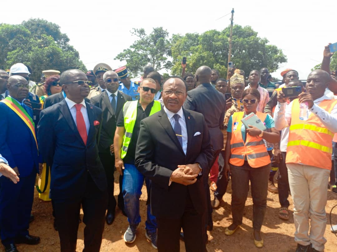 Cameroun- Entrée nord de la ville de Yaoundé : En route pour la fin du calver 1