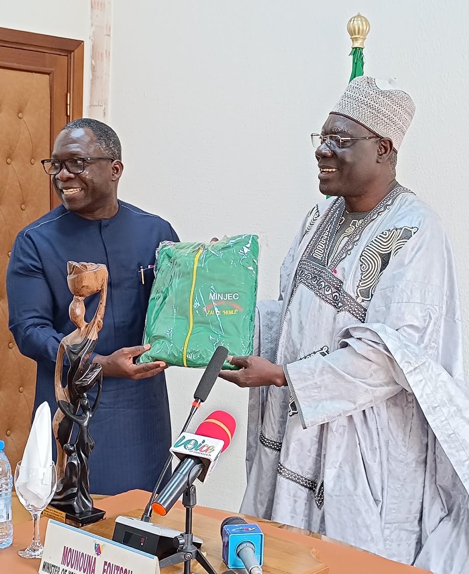 Cameroun: Voici pourquoi Dr. Sennen Hounton était chez le Minjec 1