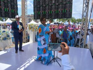 Cameroun- Merci Paul Biya, la voix de Véronique MOAMPEA portée par l'Océan 19
