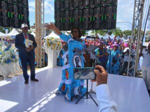 Cameroun- Merci Paul Biya, la voix de Véronique MOAMPEA portée par l'Océan 18