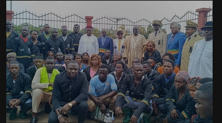Caravane des Opportunités : 111 jeunes reçoivent des appuis et dédicace de l’ ouvrage Paul Biya 3