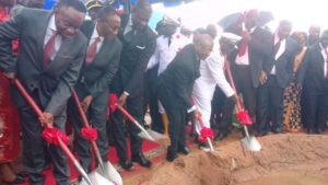 Cameroun-le Premier ministre Joseph DION NGUTE lance officiellement les projets miniers à Kribi 15
