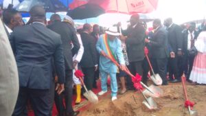Cameroun-le Premier ministre Joseph DION NGUTE lance officiellement les projets miniers à Kribi 14