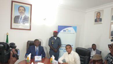 Cameroun -Samuel Eto’o en visite de courtoisie au Conseil National de la Communication : entre retrouvailles, diplomatie sportive et ambitions pour la CAN 2025 1
