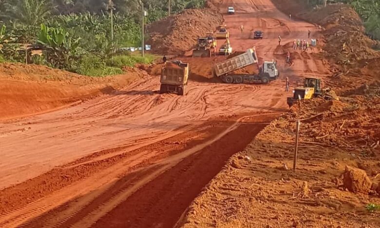 Cameroun - Travaux sur l'axe Olounou–Oveng : les terrassements se renforcent autour du point bas du PK 8+700 1