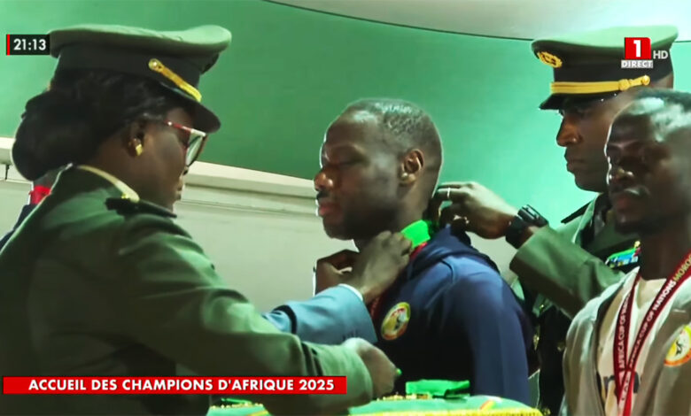 Pape Thiaw décoré Commandeur après le sacre sénégalais à la CAN 2025 1