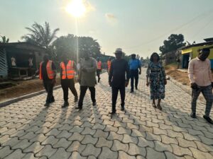 Cameroun-Axe routier DOMBE AFAN-MABE à Kribi, le Maire tient sa promesse 12