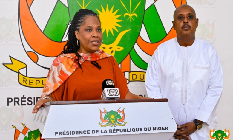Niger : Nathalie Yamb remercie Tiani pour sa nomination et son passeport 1
