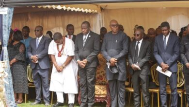 Cameroun - Obsèques du commissaire Paul TEZANOU : Le Prof. James Mouangue KOBILA et la CDHC s'inclinent devant la mémoire d'un grand homme 1