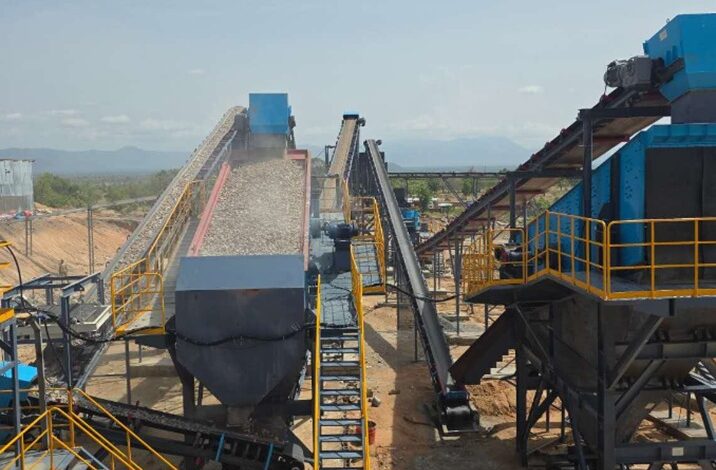 Cameroun - Reconstruction de la section Pont Salah-Entrée village Ouro Andre : l’entreprise CFHEC effectue un essai à blanc de sa centrale de concassage 1