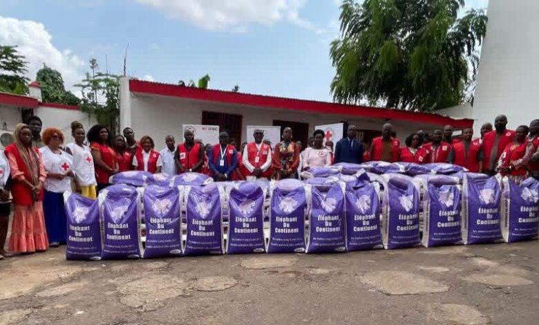 Cameroun - Action humanitaire: KOYA S.A offre 200 sacs de riz à la Croix-Rouge camerounaise 3